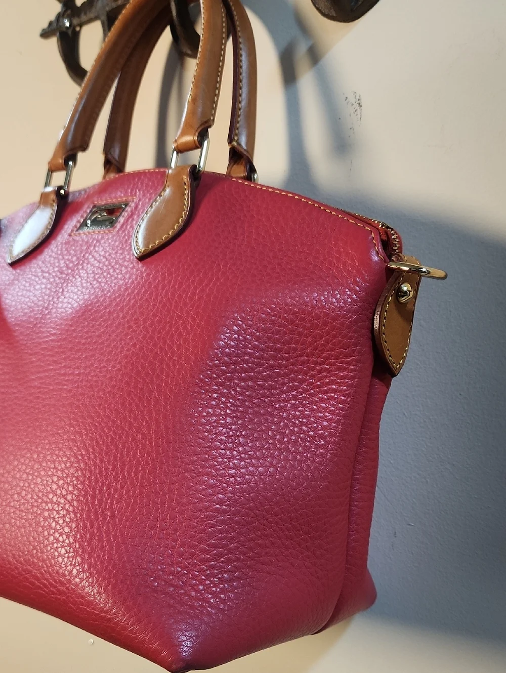 Dooney And Bourke Pebbled Soft Leather Pink Satchel Handbag Tan Duck Logo Purse